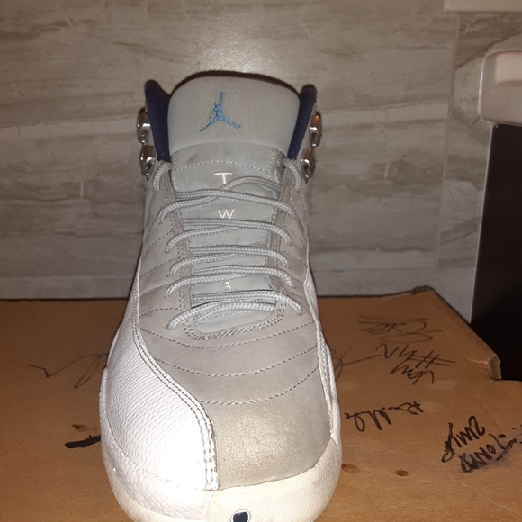 Jordan 12 Retro University Blue - Picture 4 of 6